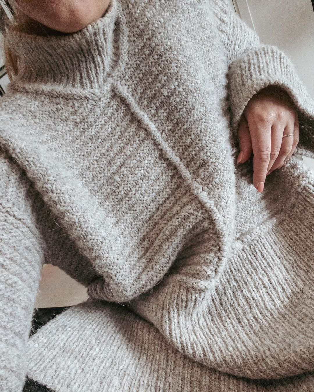 Dawn Sweater - kfb.studio